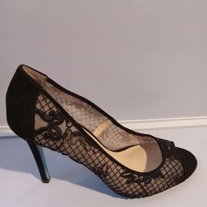 Elegant Black Lace Women's Heel